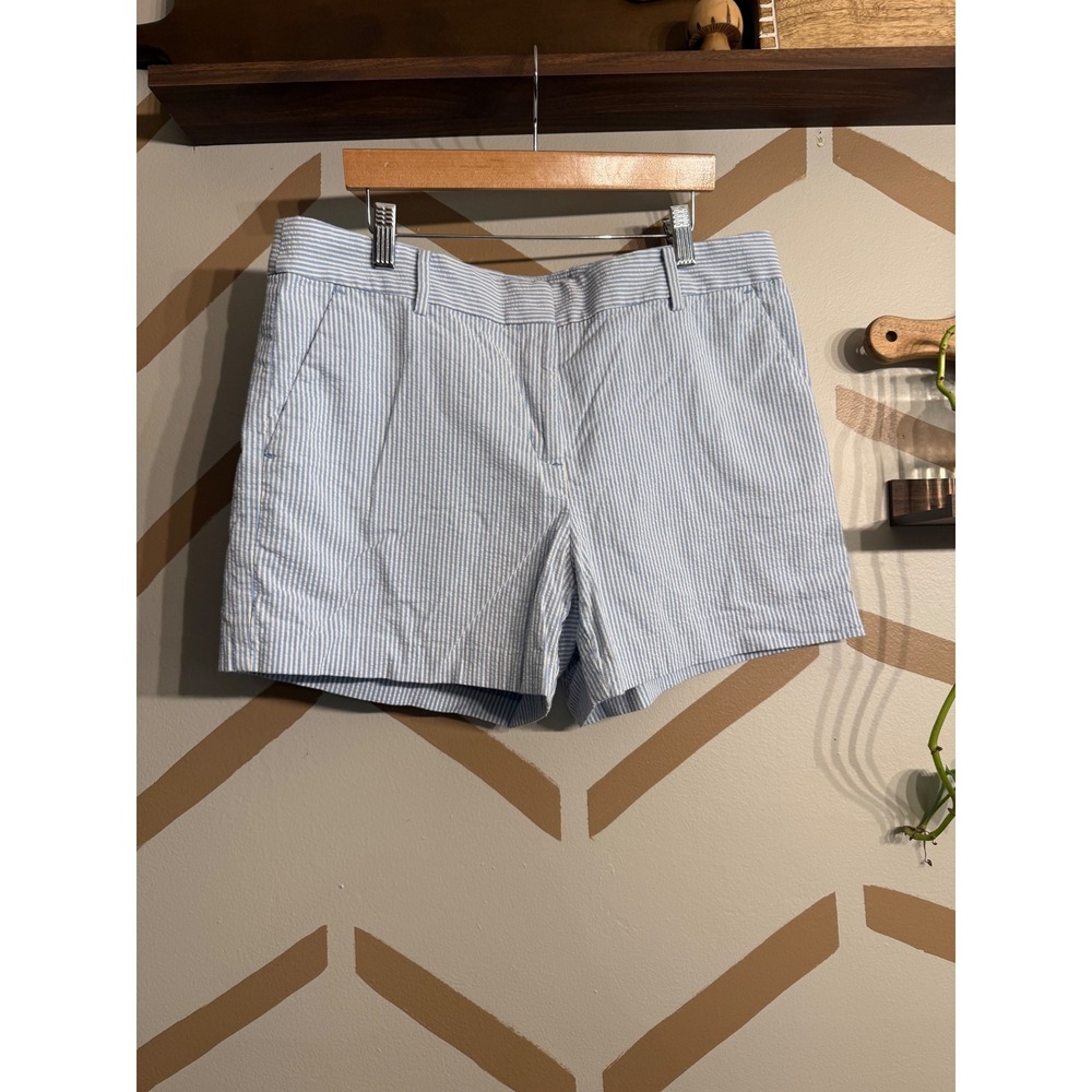 Loft Seersucker Shorts Women Size 10 Blue White Striped Pinstripe SP22 580093